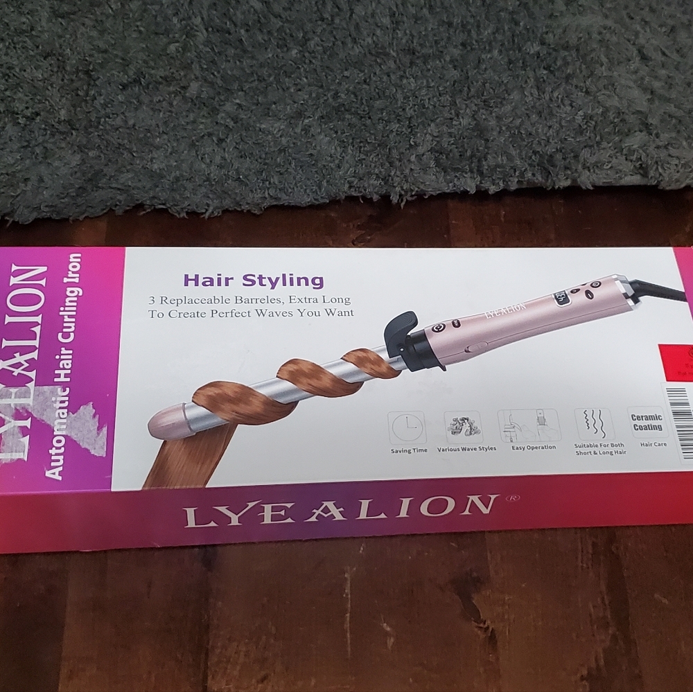 NIB-LYEALION 3 IN 1 AUTOMATIC CURLING IRON.